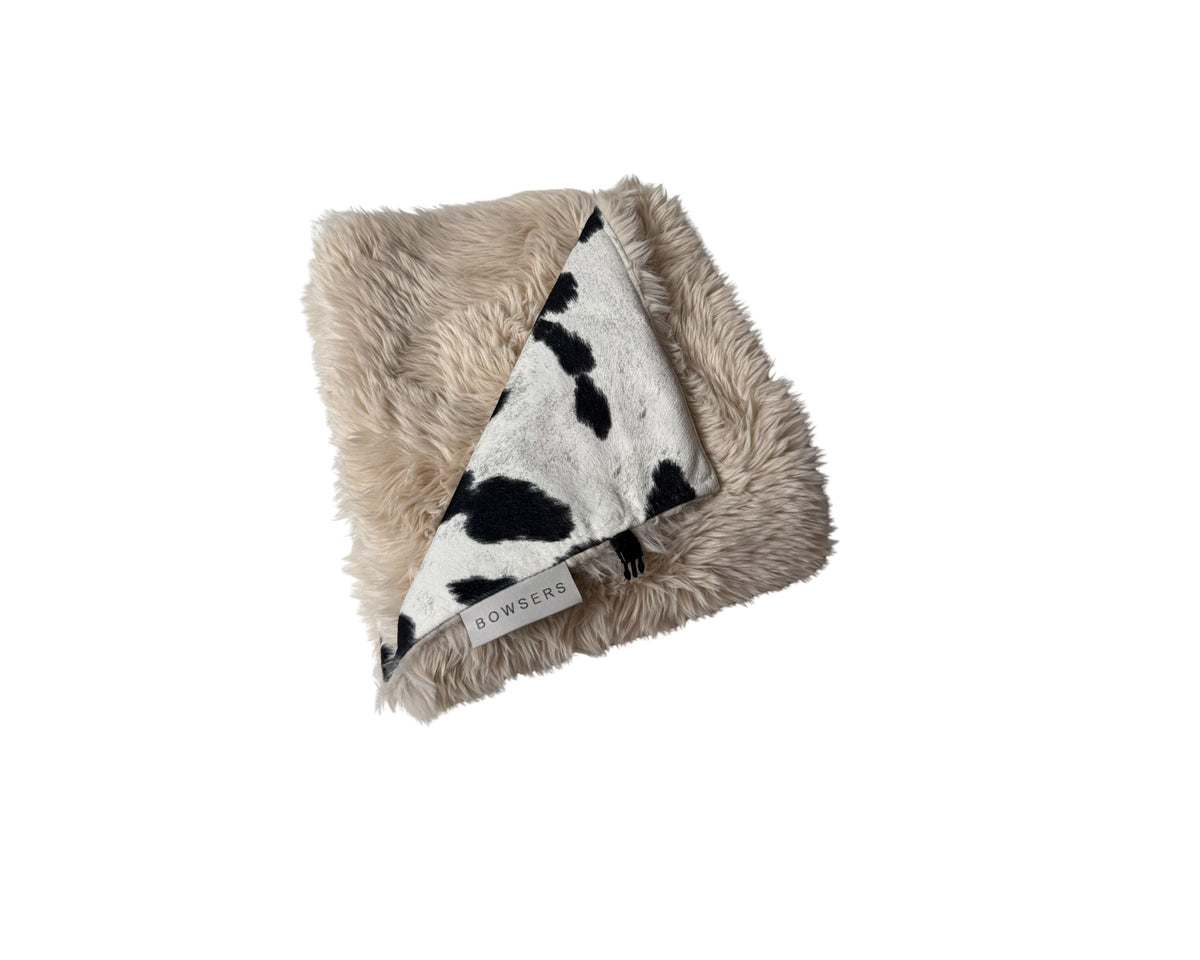 Bowsers SUV Cargo Lounger Reversible Blanket Topper