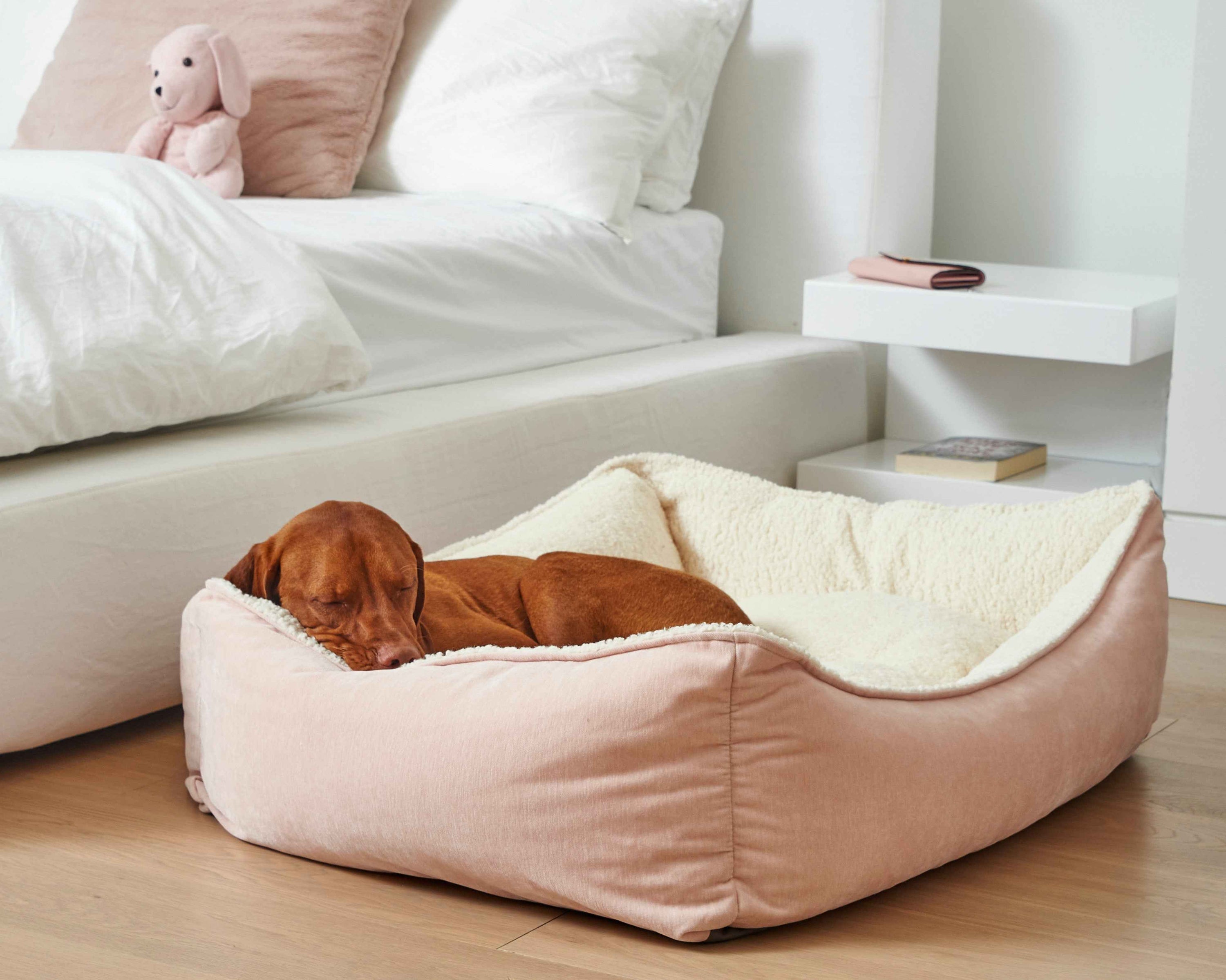 Bowsers Scoop Bolster Dog Bed Bolster Dog Bed – Easy-Entry Bolster Support