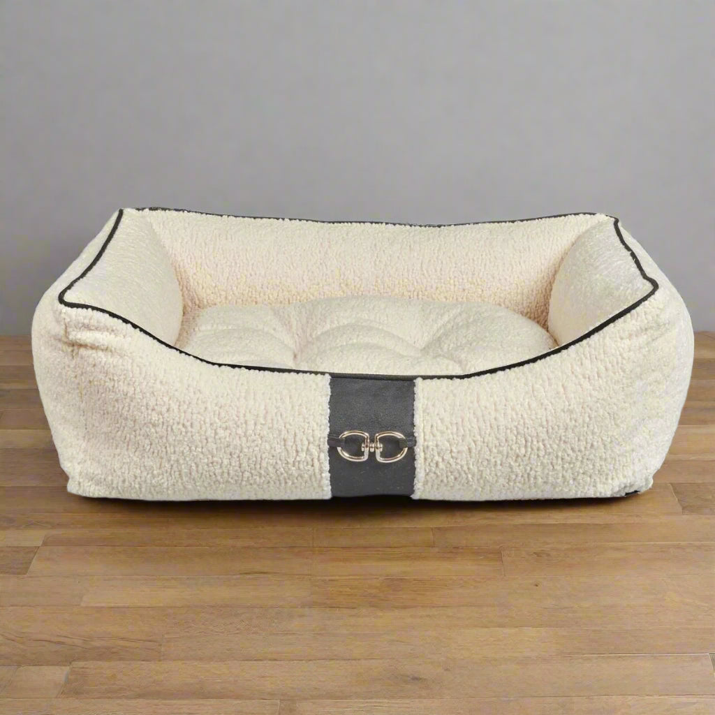 Signature Scoop Bed-Sheepskin Ivory White