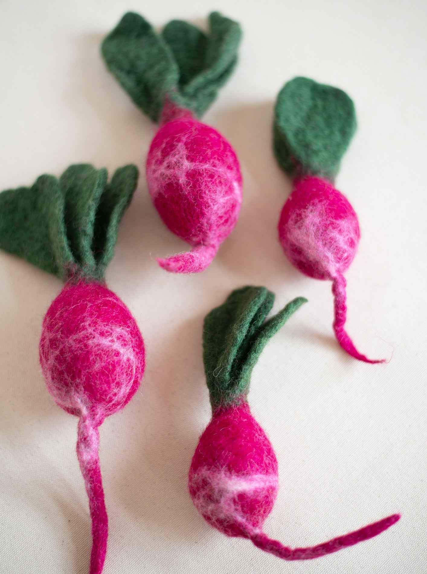 Turnip Wool Dog & Cat Toy