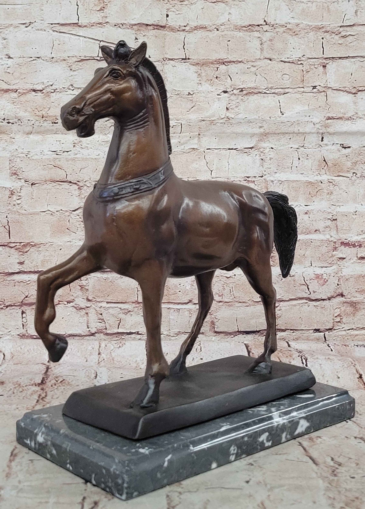 Bronze Horse Sculpture – Elegant Stallion Statue on Marble Base