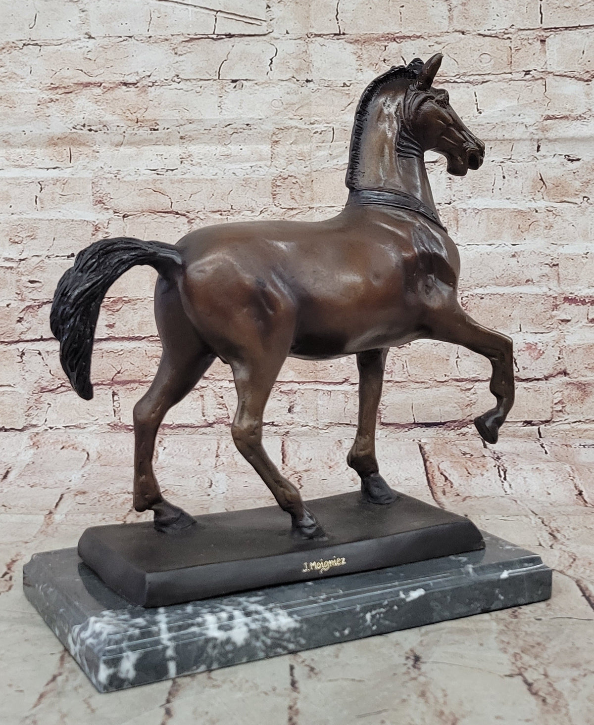 Bronze Horse Sculpture – Elegant Stallion Statue on Marble Base