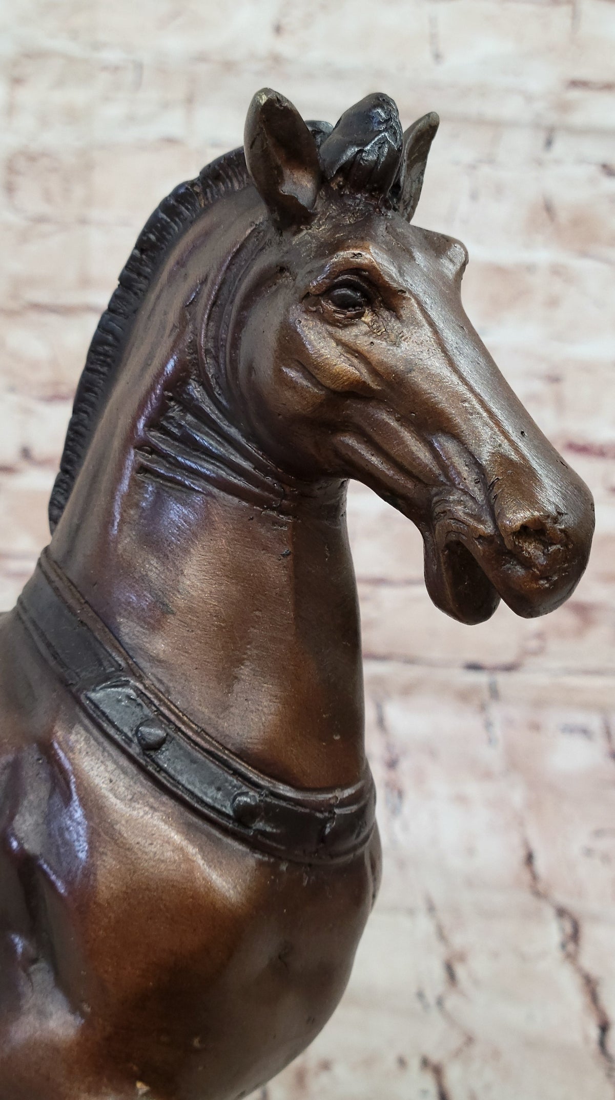 Bronze Horse Sculpture – Elegant Stallion Statue on Marble Base