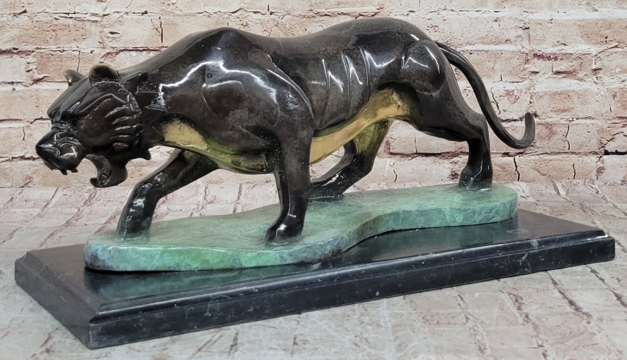 Hot Cast Bronze Sculpture of Cougar Mountain Lion Panther w/ Special Patina Finish