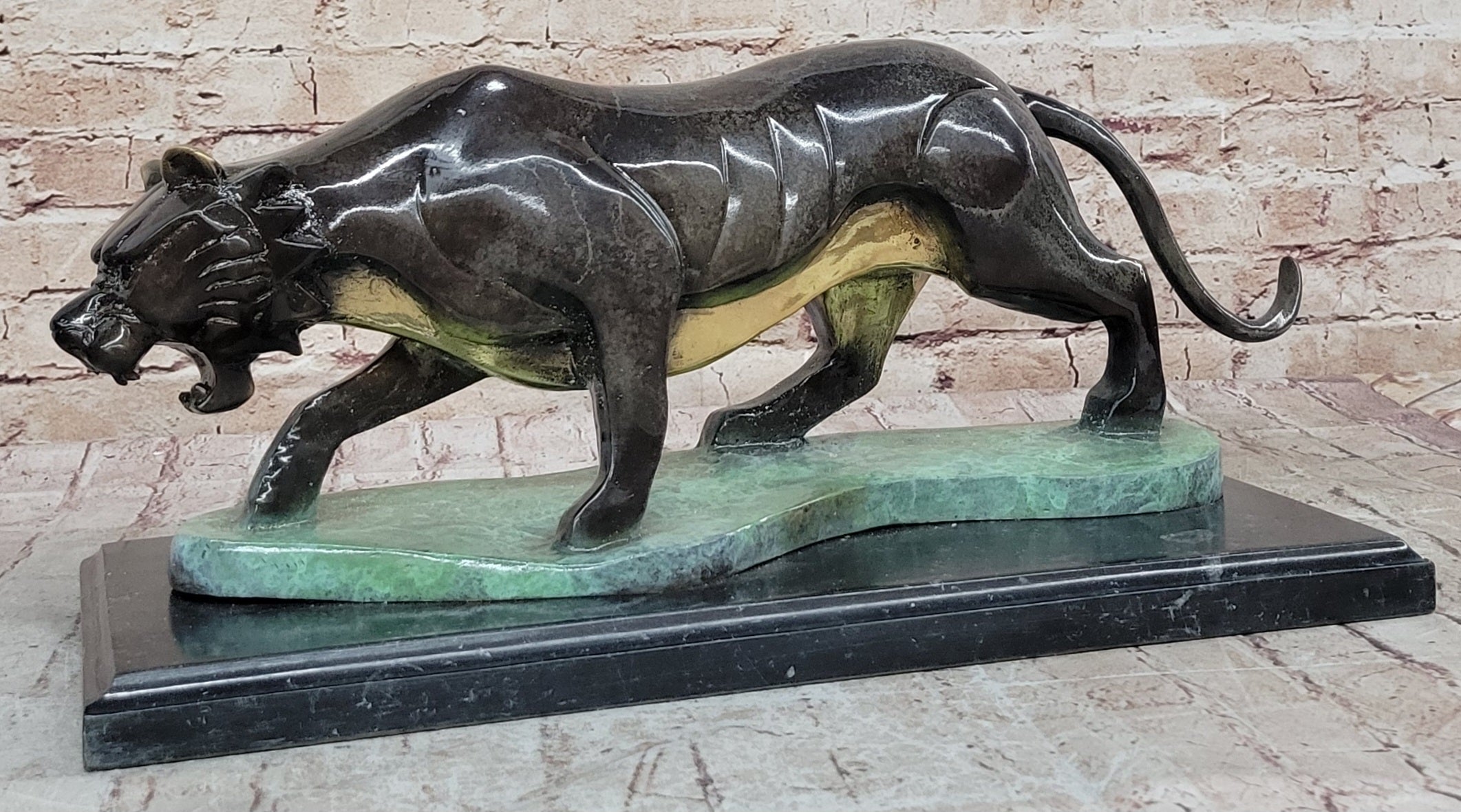 Hot Cast Bronze Sculpture of Cougar Mountain Lion Panther w/ Special Patina Finish