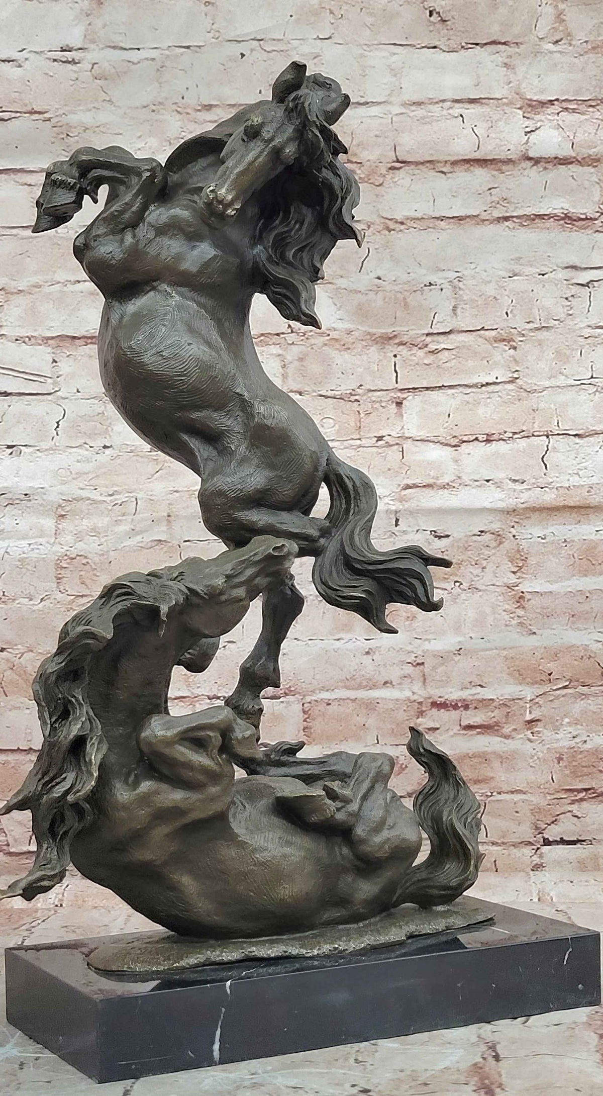 Bronze Rearing Horses Sculpture – Dynamic Equine Art Statue