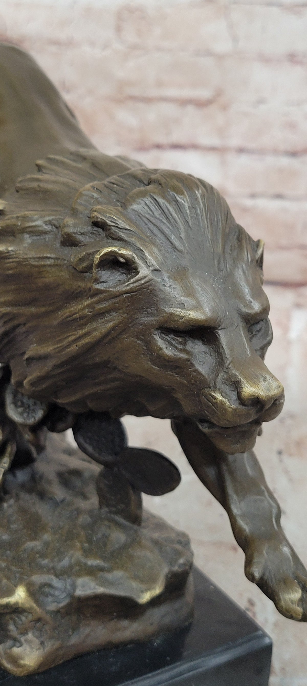 Bronze Lion Hunting Sculpture – Dynamic Big Cat Wildlife Statue