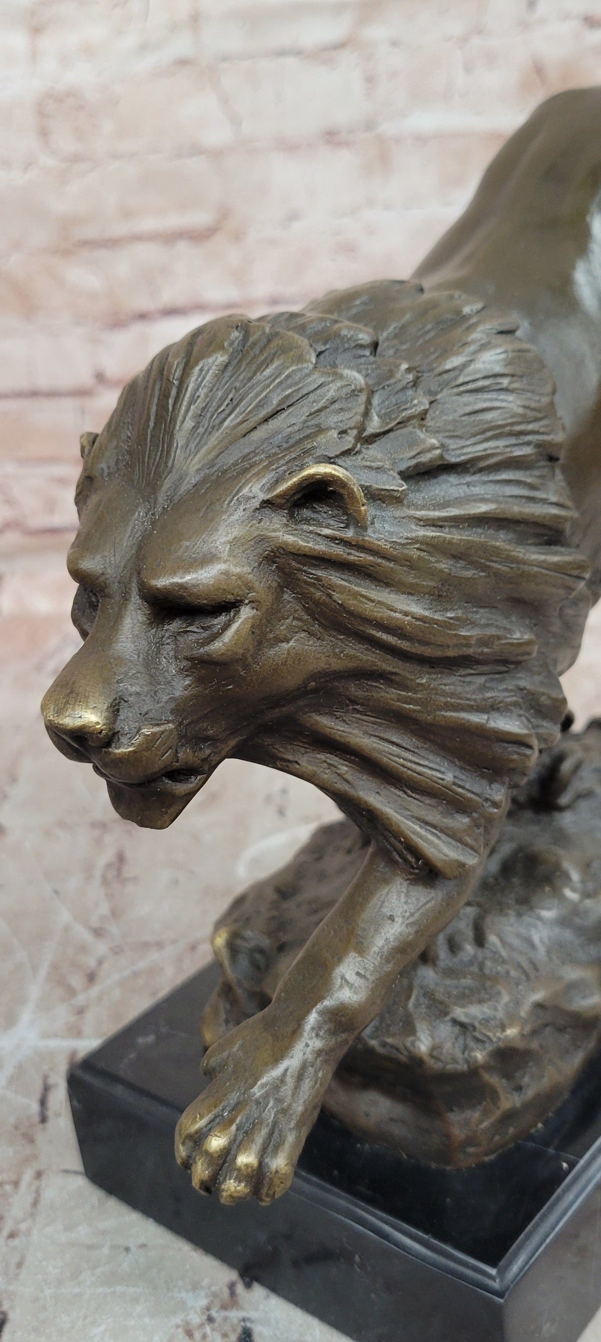 Bronze Lion Hunting Sculpture – Dynamic Big Cat Wildlife Statue