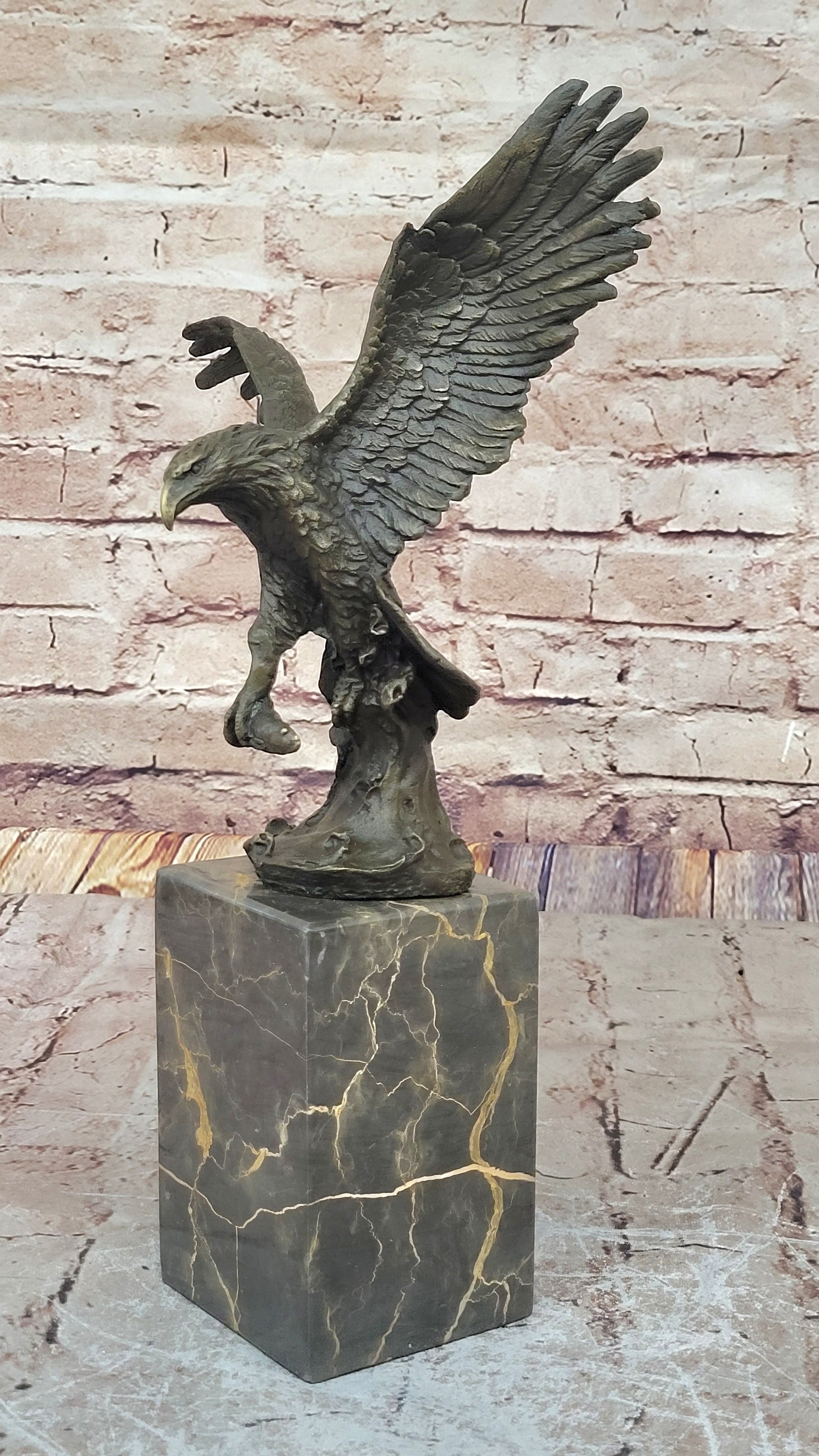 Swooping Eagle Catching Fish Hot Cast Wildlife Bronze Sculpture Statue Figurine