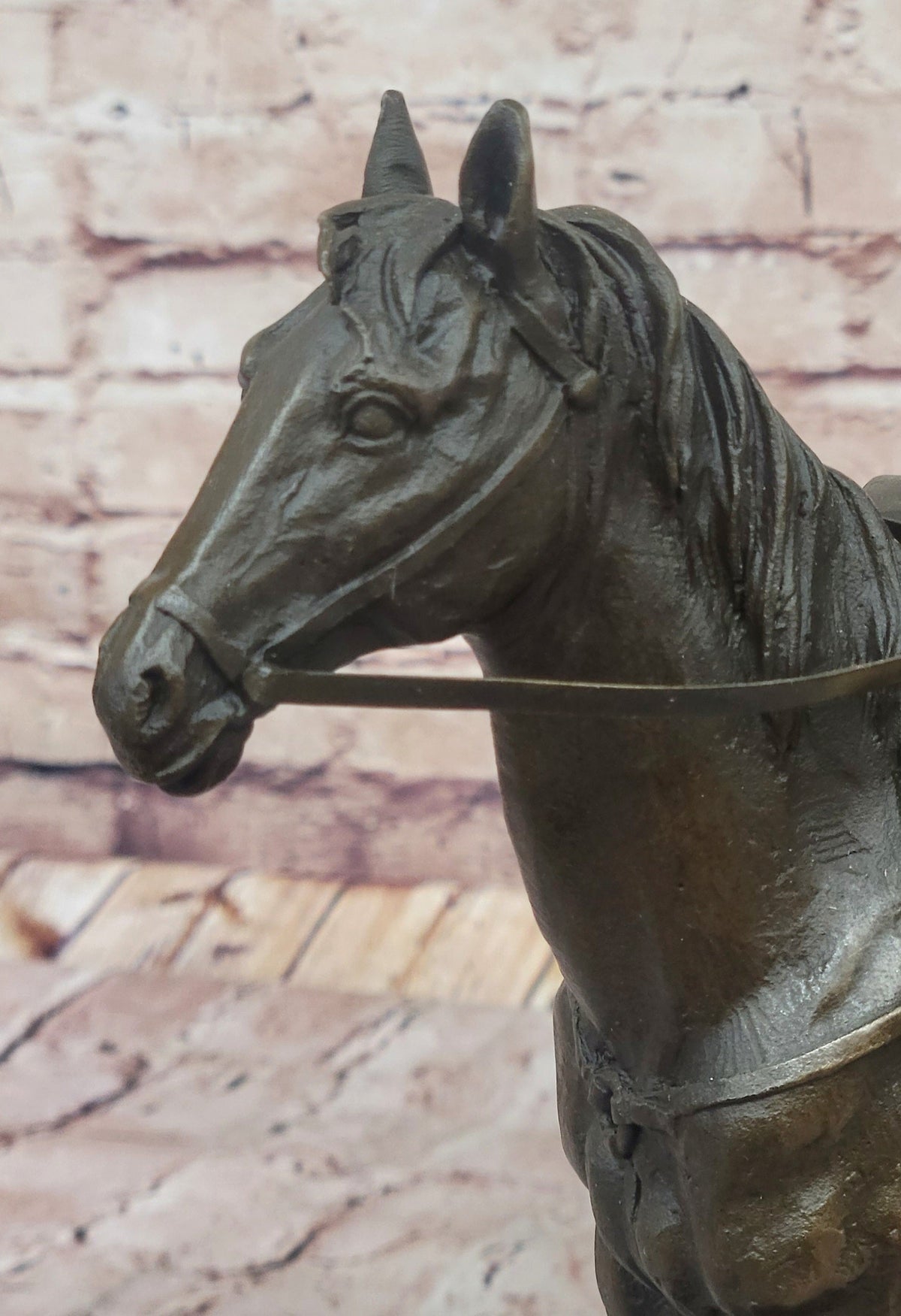Bronze Explorer on Horseback – Detailed Historical Sculpture on Marble Base