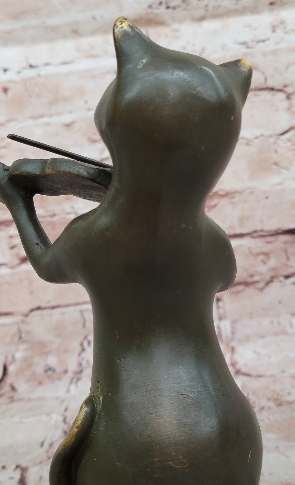 Bronze Cat Playing Violin – Musical Feline Statue on Marble
