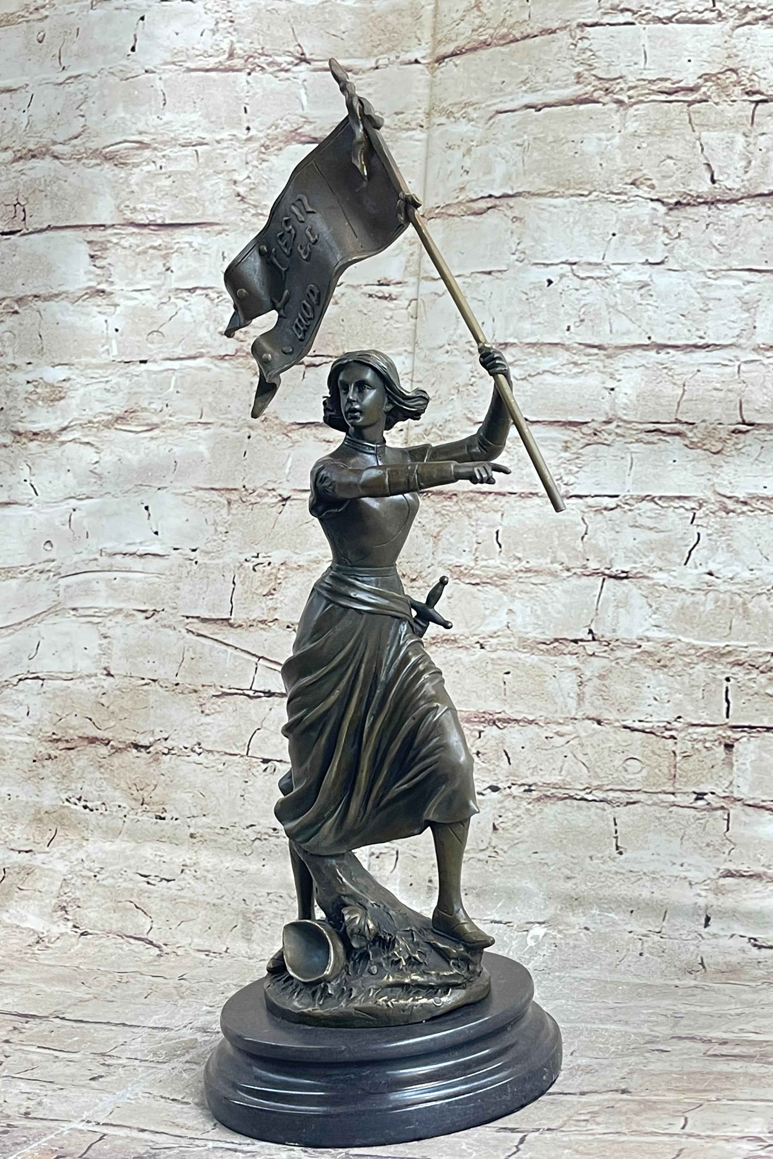 ROMAN CATHOLIC SAINT JOAN OF ARC Standing W/ Flag Sculpture Statue Bronze Figure