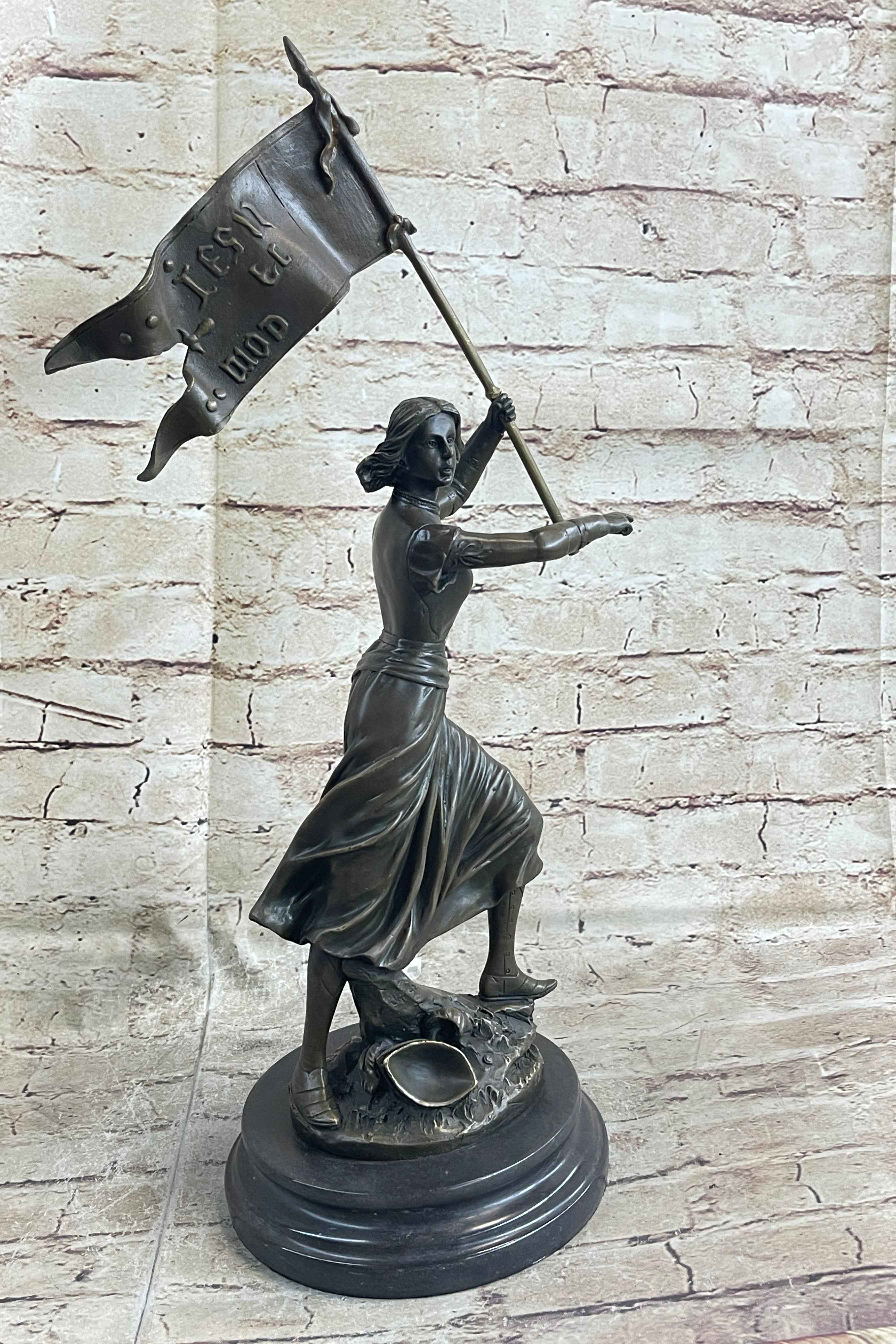 ROMAN CATHOLIC SAINT JOAN OF ARC Standing W/ Flag Sculpture Statue Bronze Figure