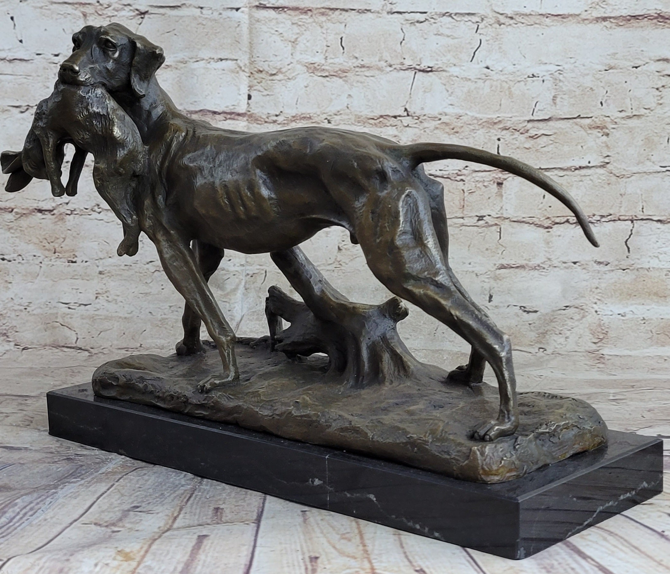 Hot Cast Bronze Sculpture of Hunting Dog Retriever with Rabbit in Mouth