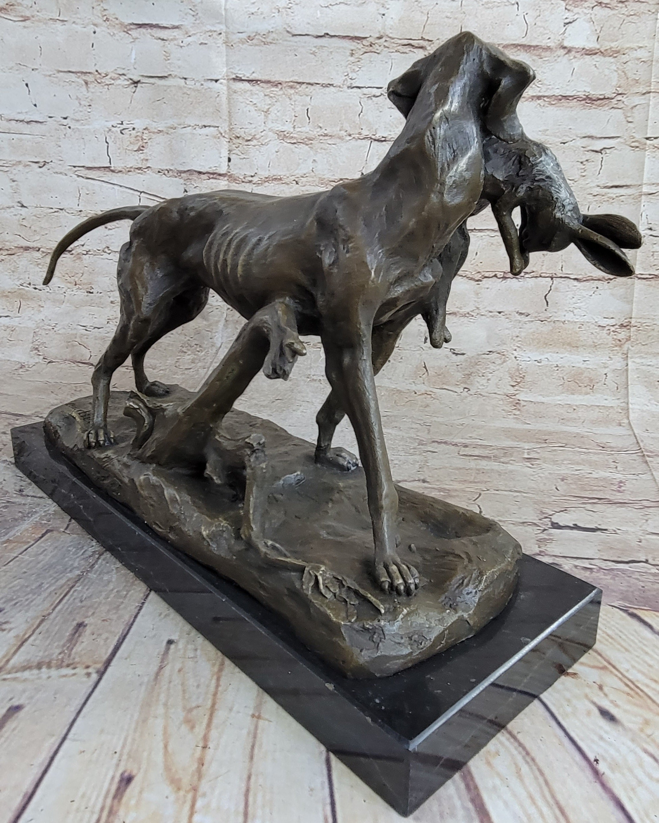 Hot Cast Bronze Sculpture of Hunting Dog Retriever with Rabbit in Mouth