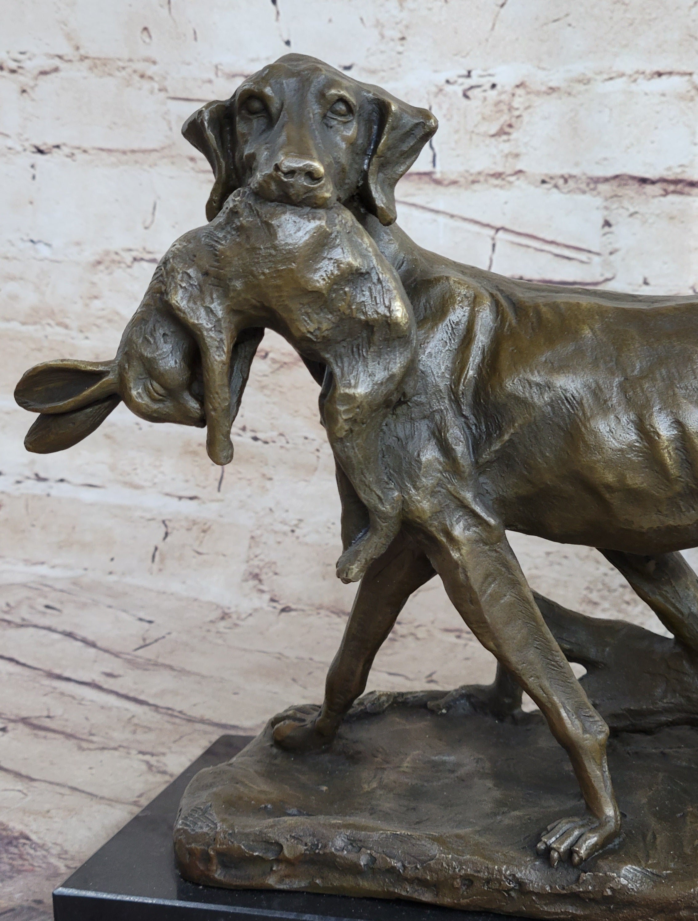 Hot Cast Bronze Sculpture of Hunting Dog Retriever with Rabbit in Mouth