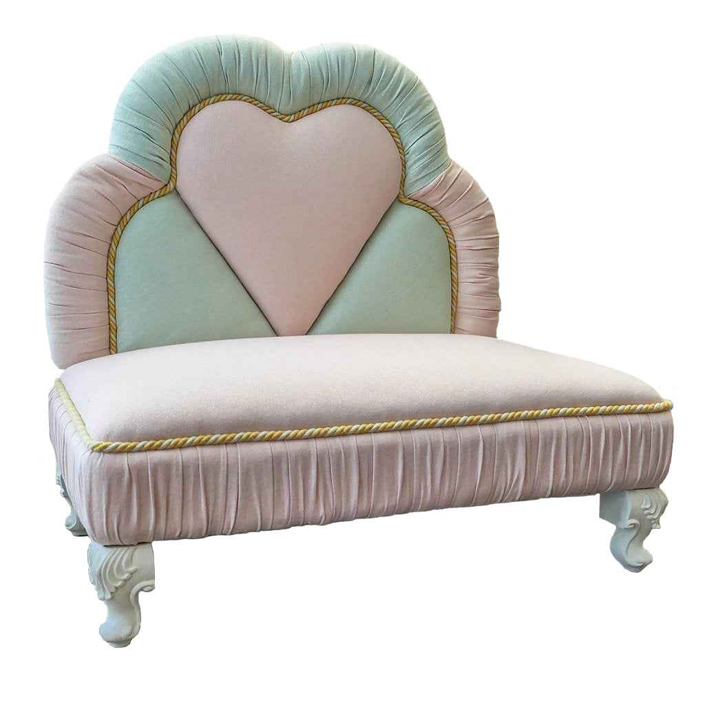 Valentina Heart Detail Luxury Dog and Cat Bed