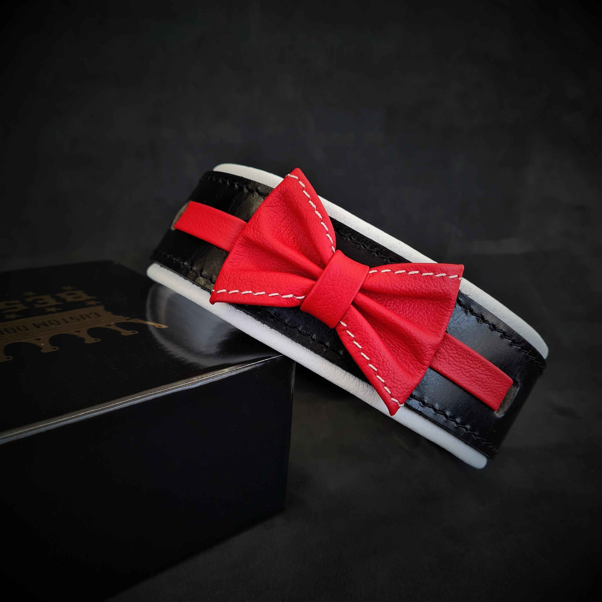 Bestia Bowtie Black Leather Dog Collar