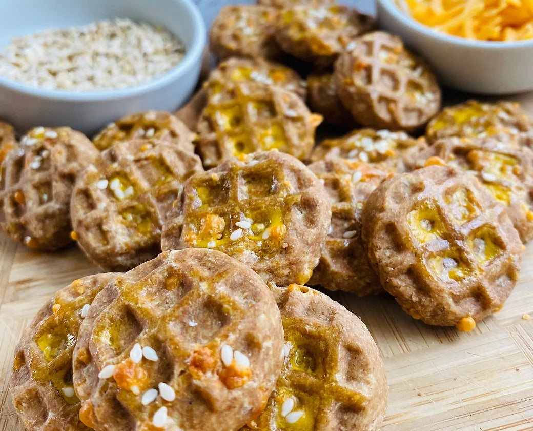 Tootsies & Treats Cheese Pretzel Treats (4oz)