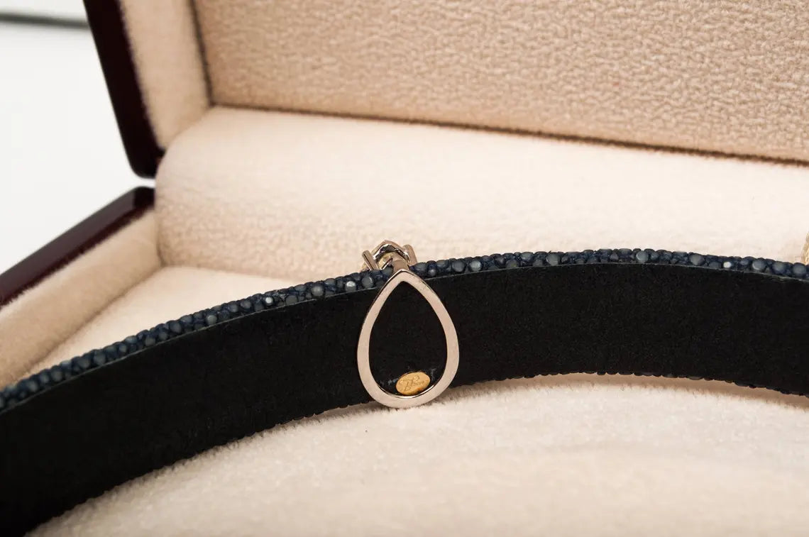 Exquisite 7.42ct Pear-Cut Diamond Necklace – A Timeless Masterpiece