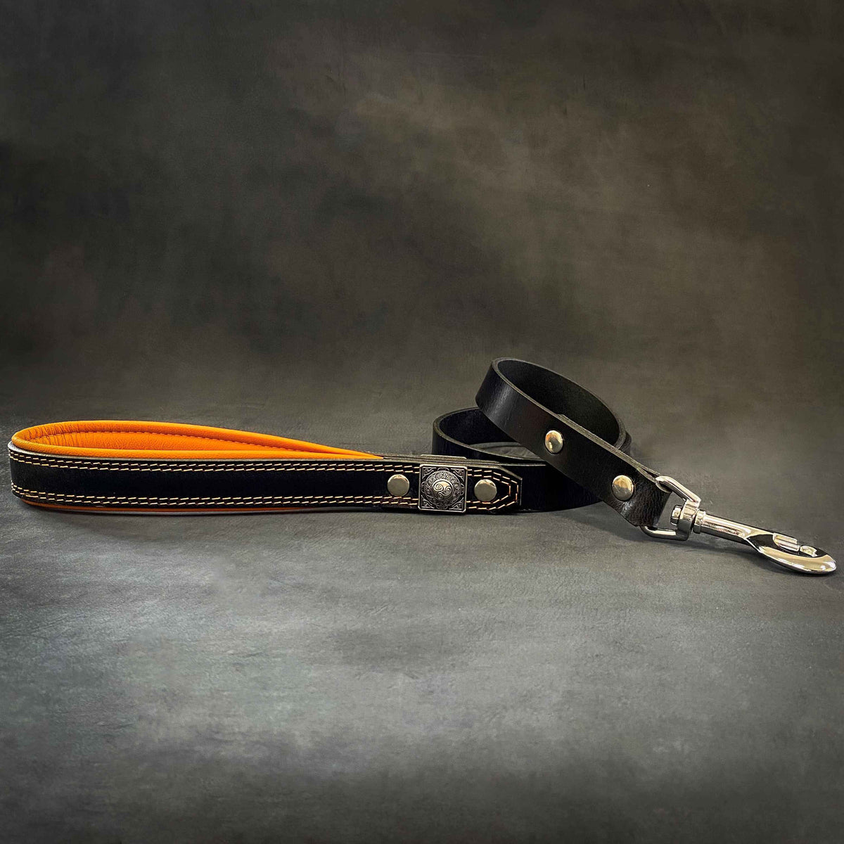 Bestia Eros 1-Inch Wide Black Leather Dog Leash