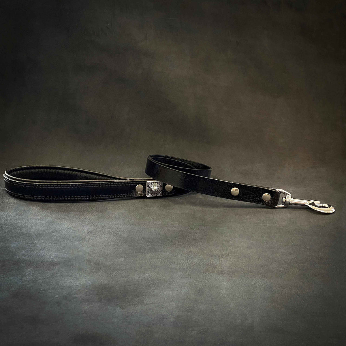Bestia Eros 1-Inch Wide Black Leather Dog Leash