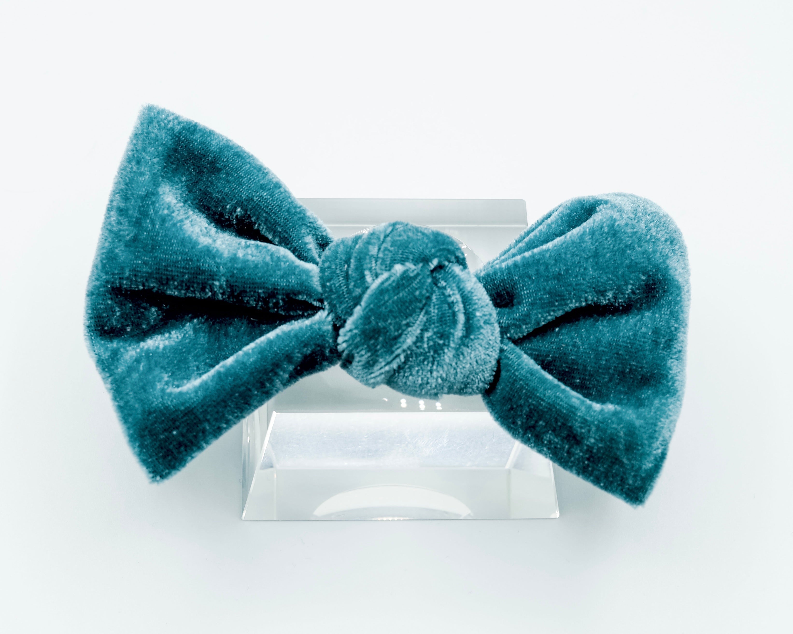 Velvet Knot Bow: Oasis