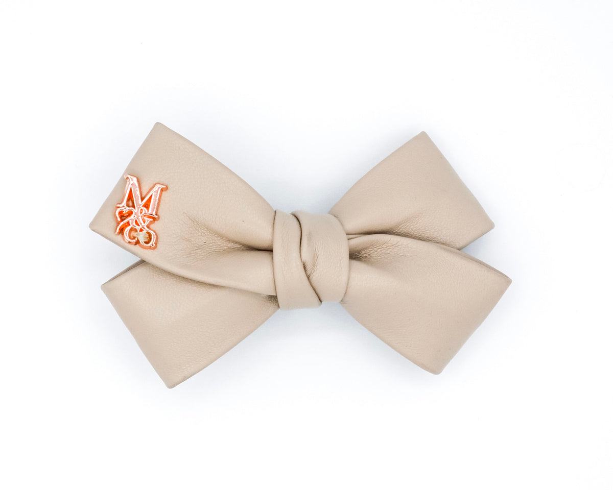 Leather Twist Bow: Crme Brle