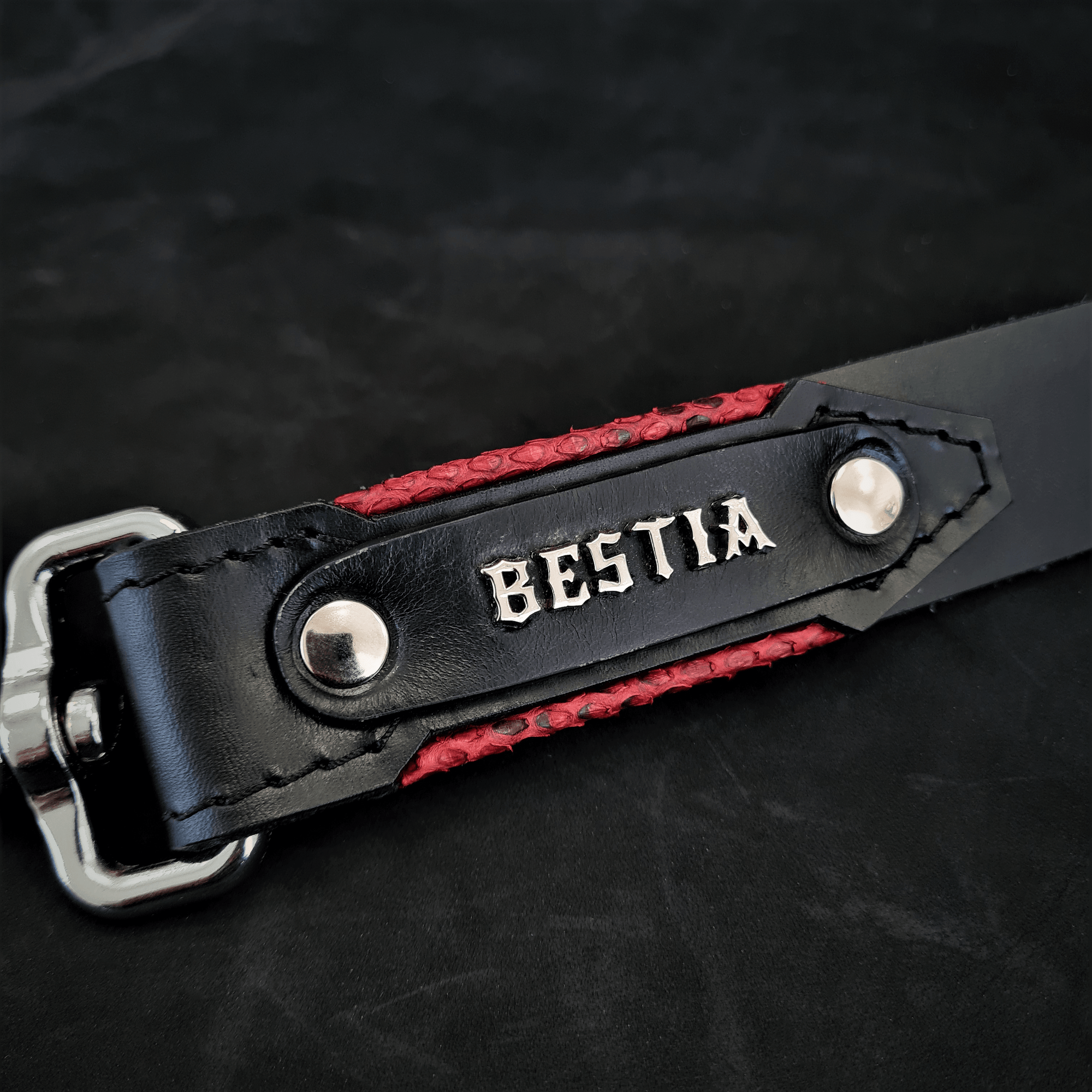 Bestia Red Dragon Leather Dog Leash