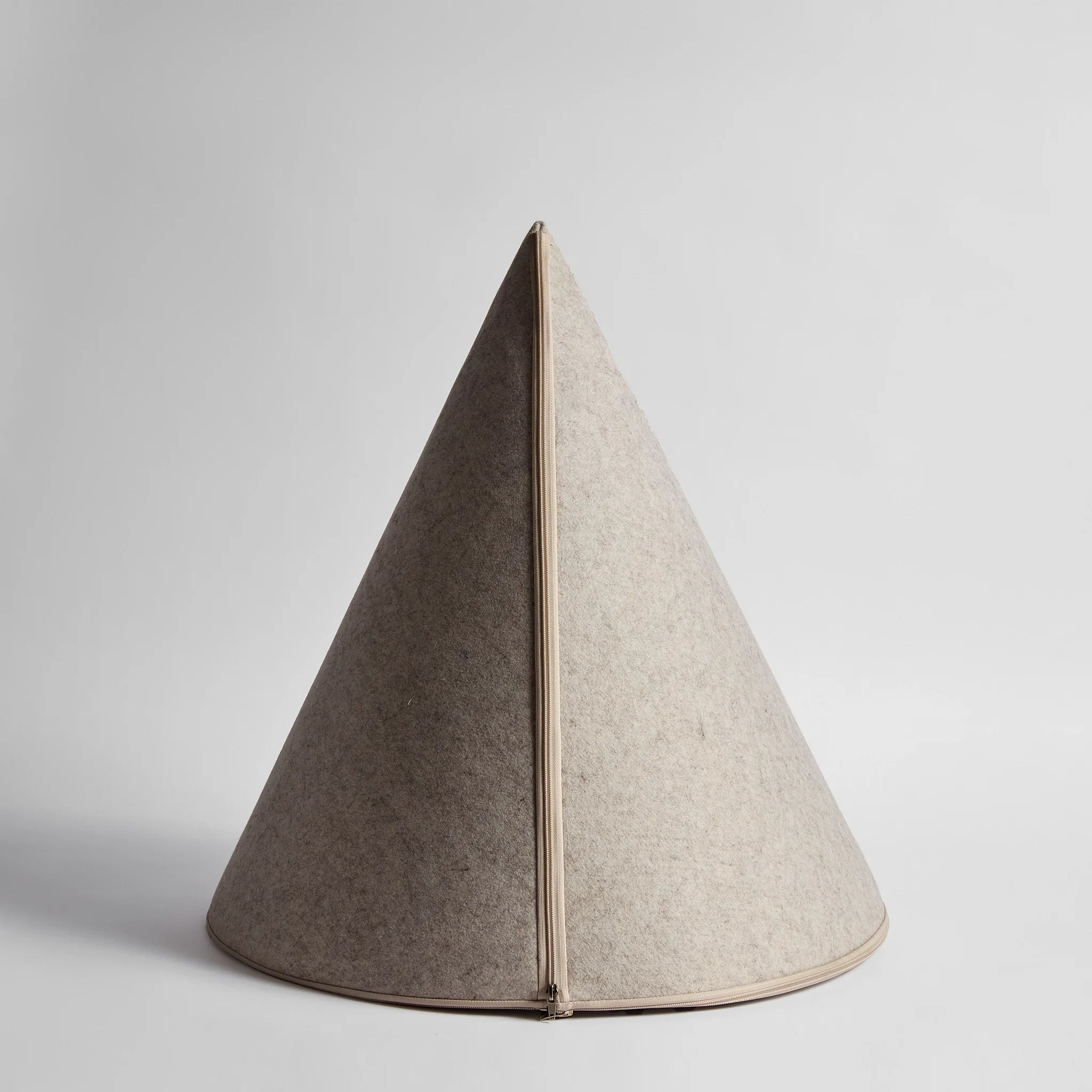 Nooee Pet Cave Lucy (M) – Cream