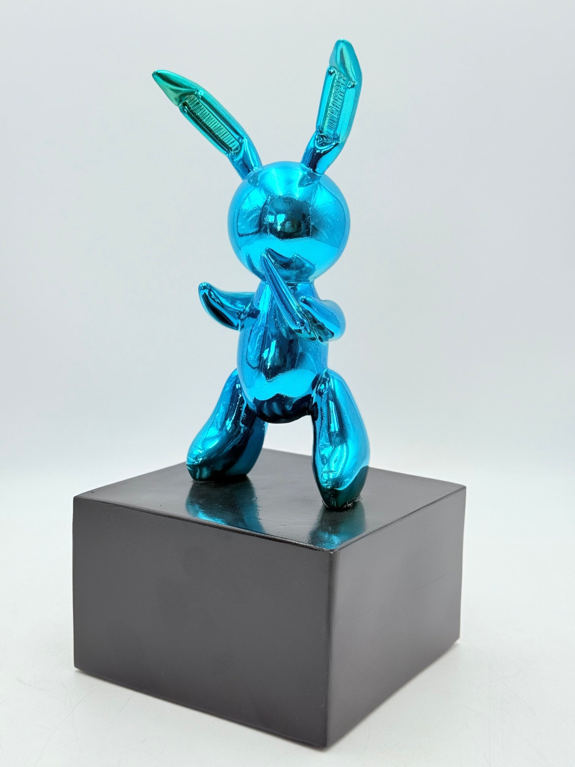 And Iconic Small Balloon Rabbit Sculpture Blue Chrome Style