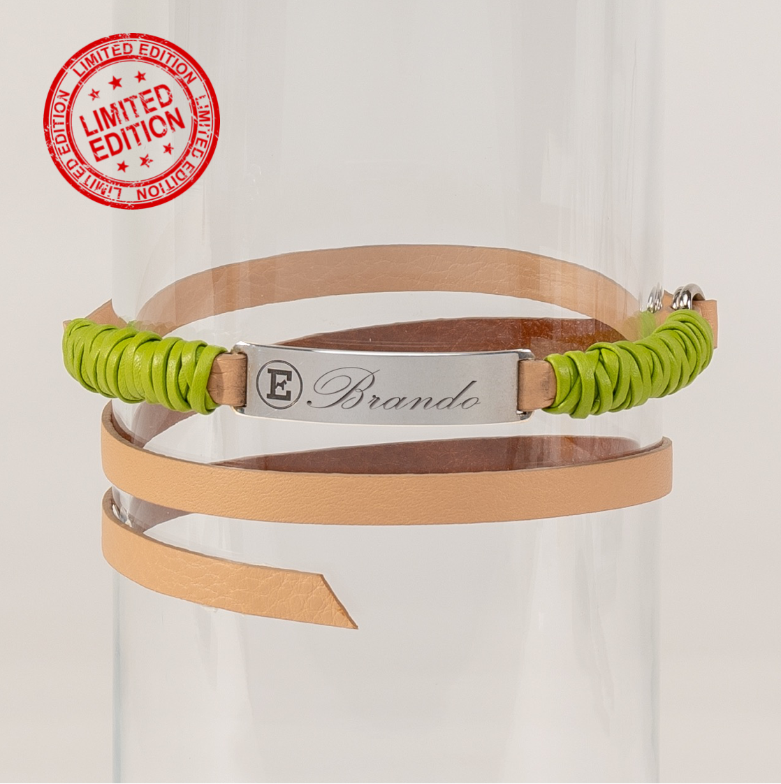 Customizable silver and leather bracelet with green details