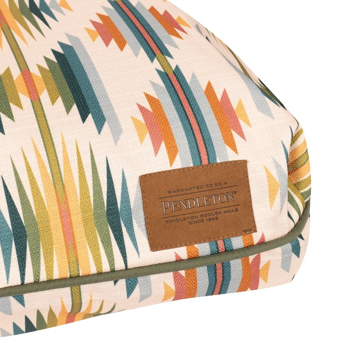 Pendleton All Season Pet Napper premium pet product