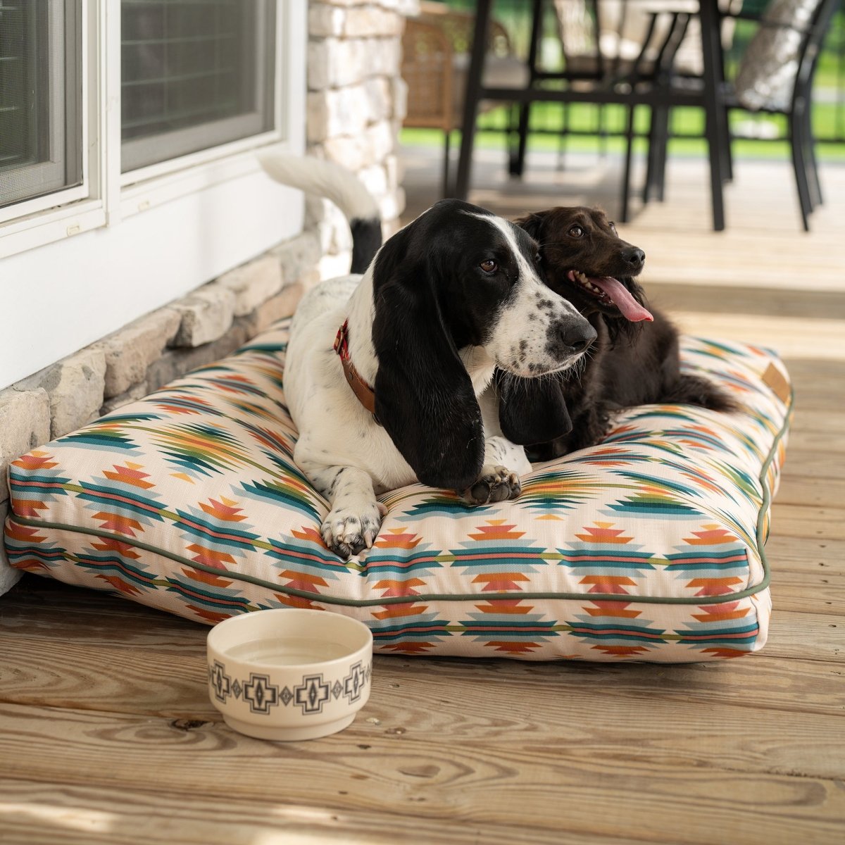 Pendleton All Season Pet Napper premium pet product