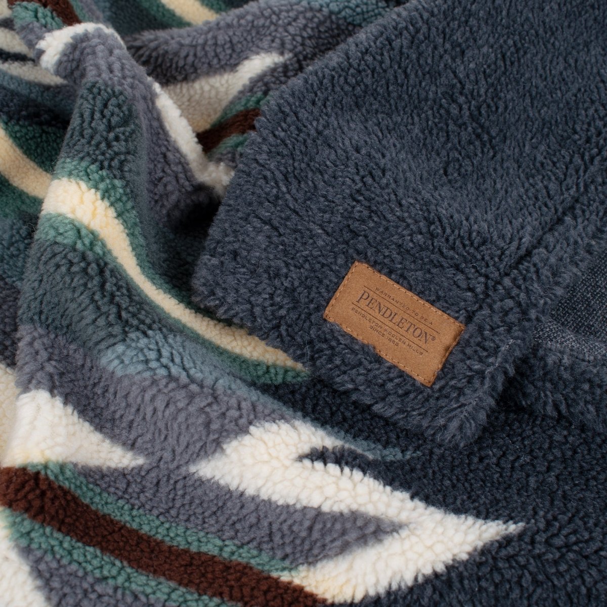 Pendleton Berber Crate Blanket premium pet product