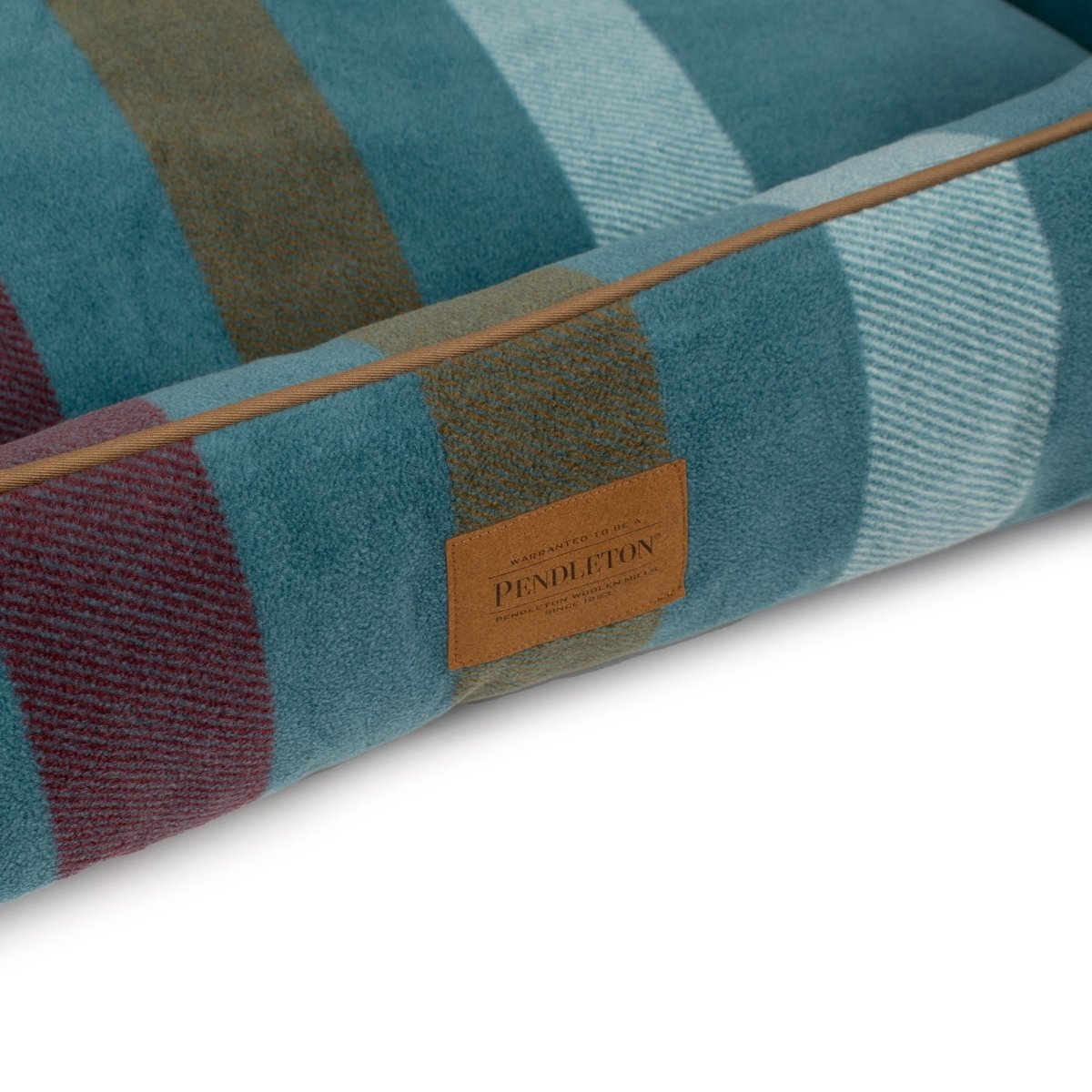 Pendleton Classic Kuddler premium pet product