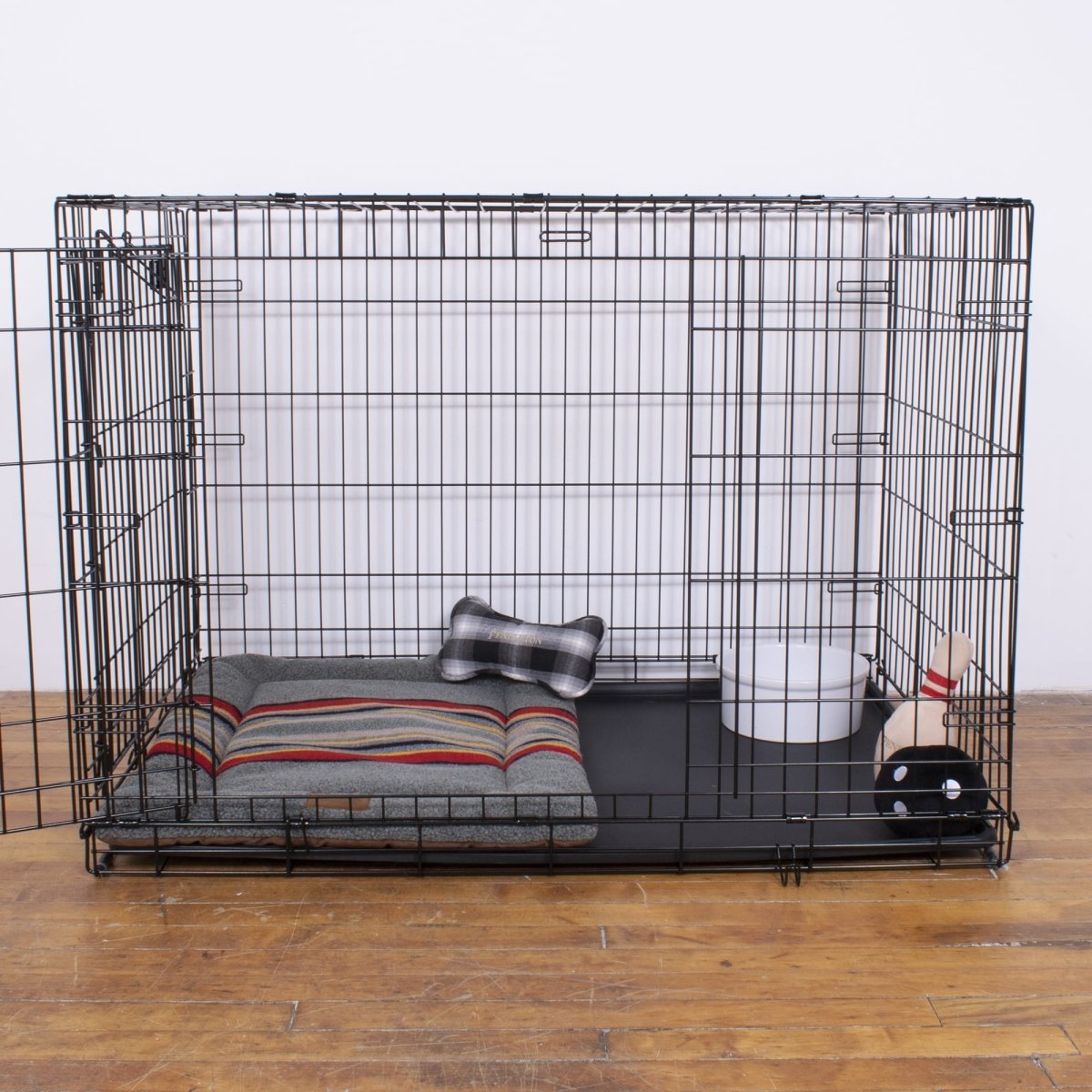 Pendleton Vintage Camp Comfort Cushion premium pet product