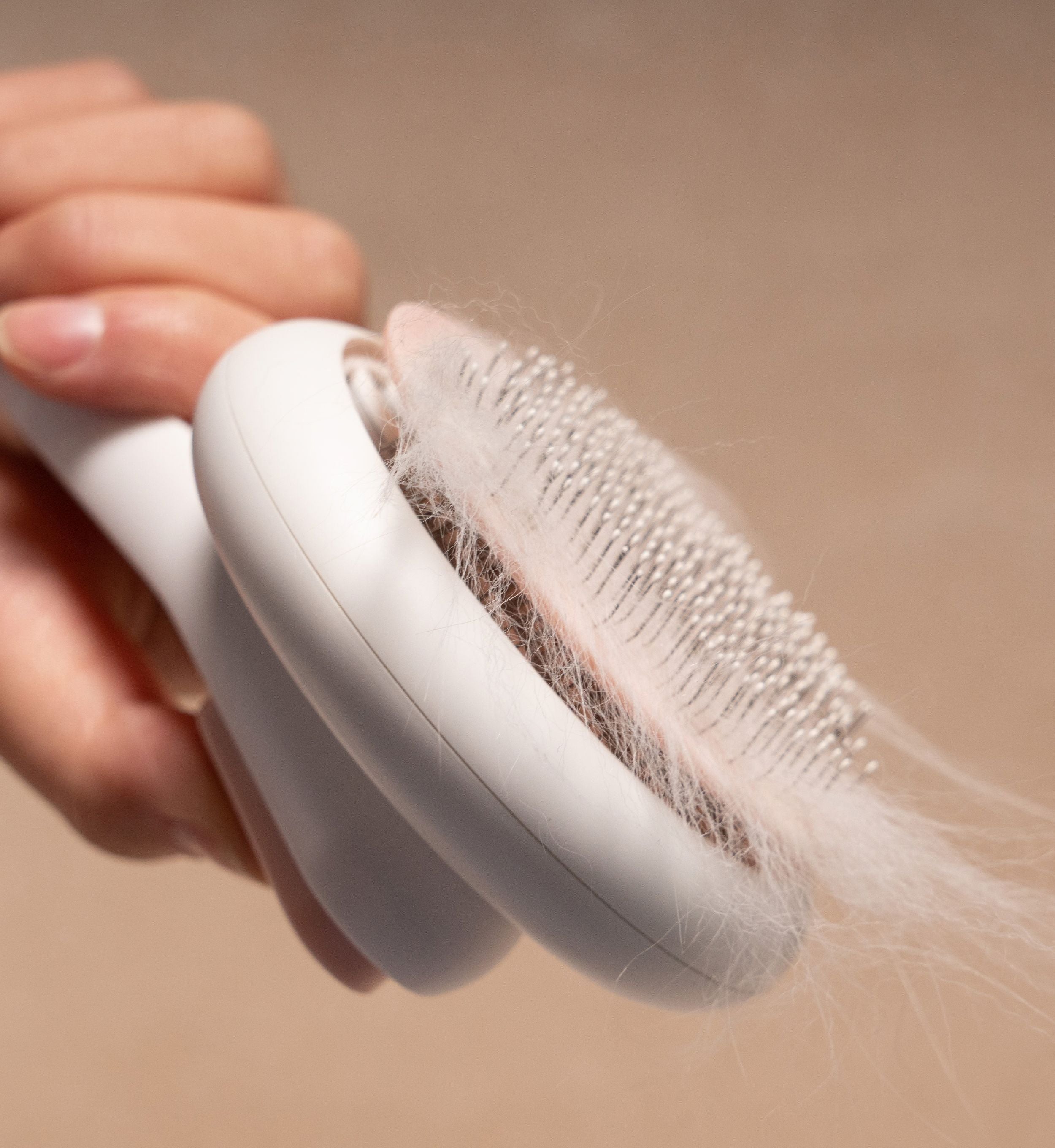 Pet Life Concepto Modern Bristle Grooming Pet Deshedder Comb