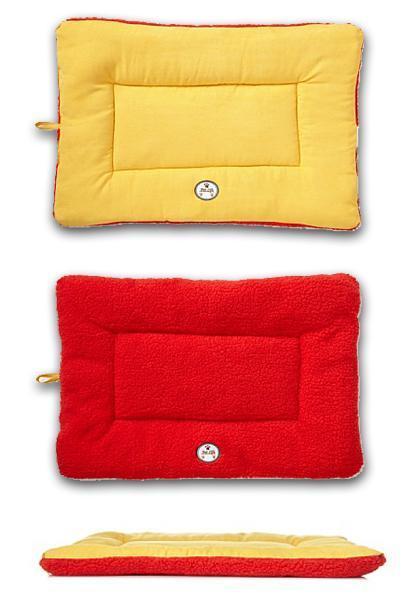 Pet Life Eco-Paw Reversible Eco-Friendly Recyclabled Polyfill Fashion Designer Pet Dog Bed Mat Lounge