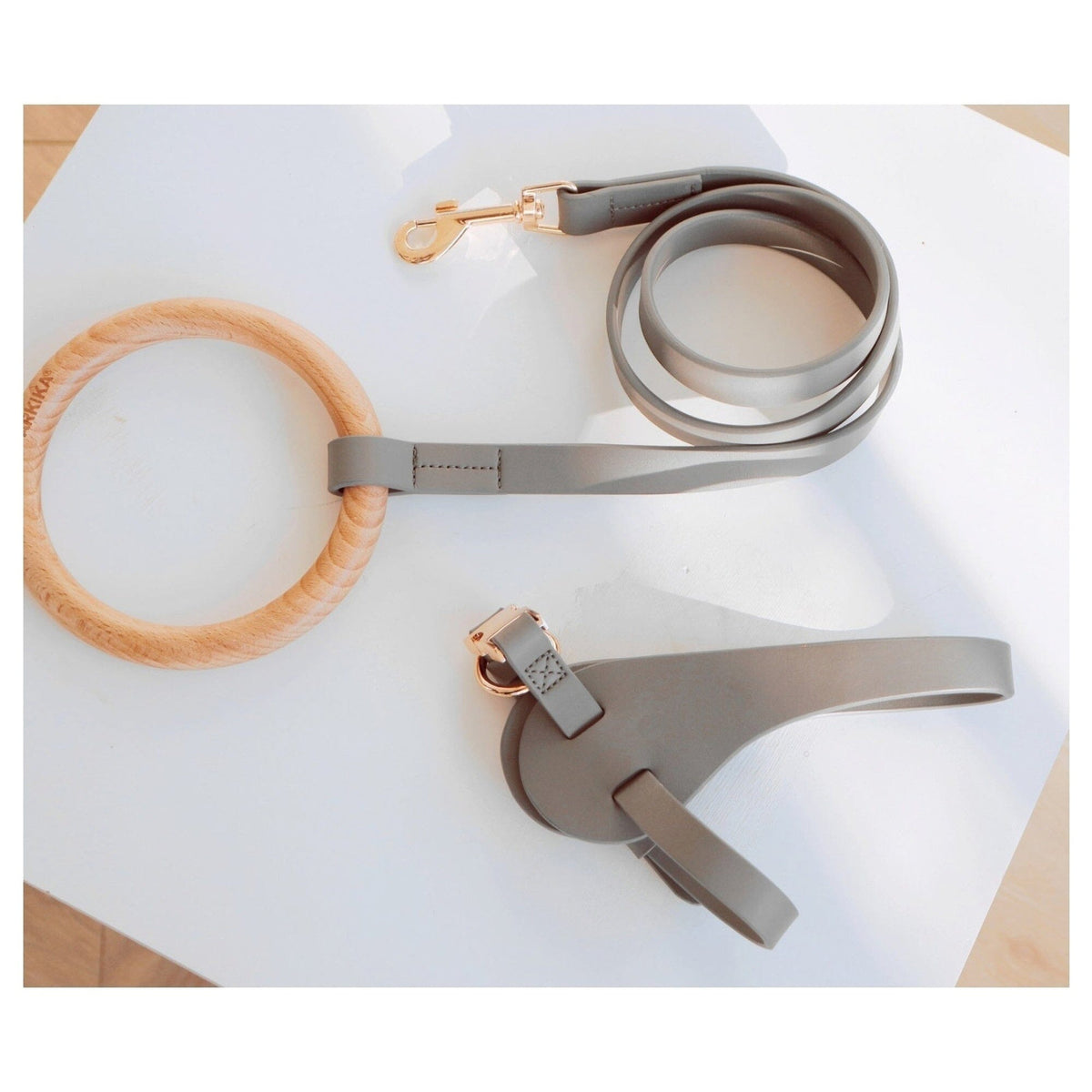 Pet Life Ever-Craft Boutique Series Beechwood and Leather Designer Dog Leash