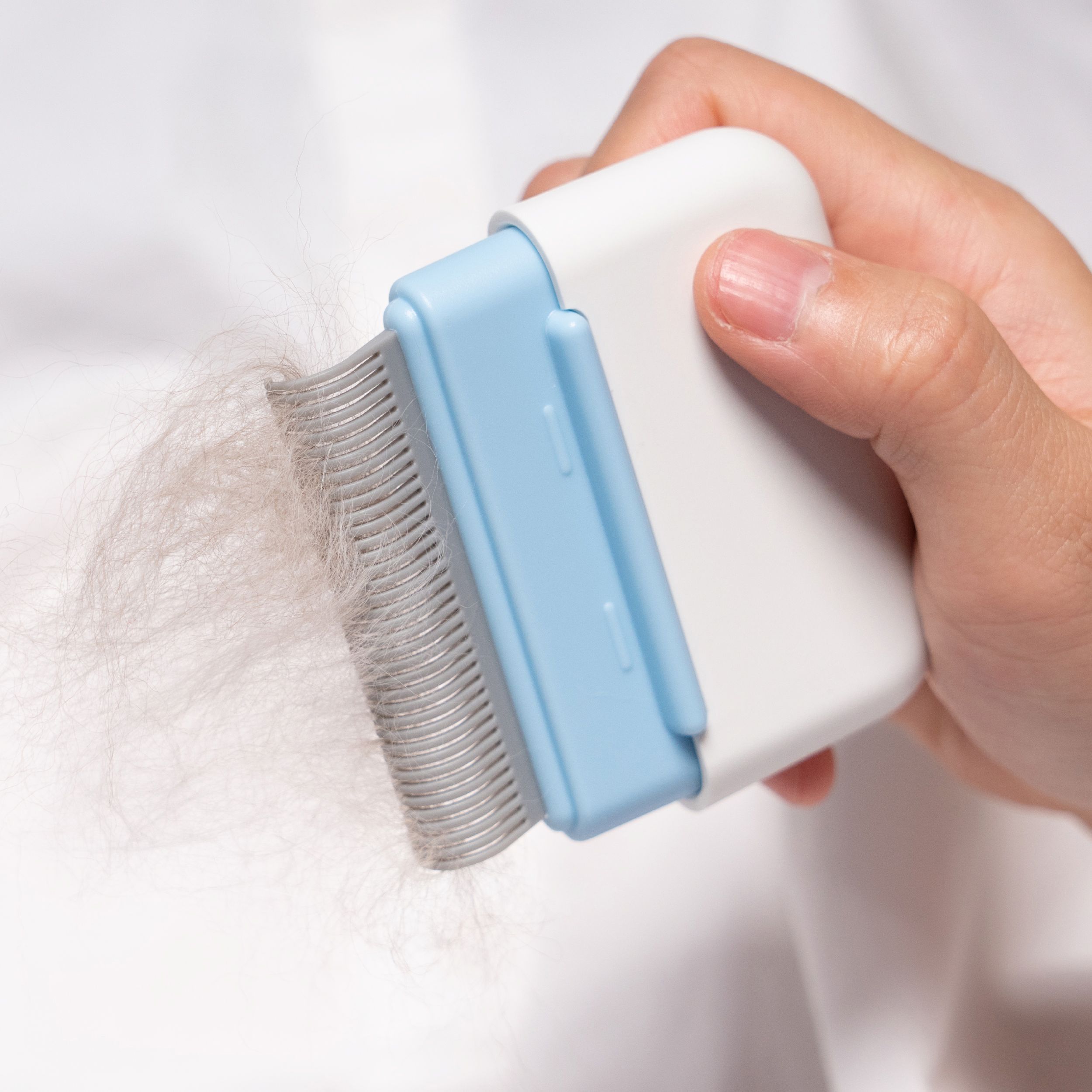 Pet Life ® Zipocket 2-in-1 Underake and Stainless Steel Travel Grooming Pet Comb