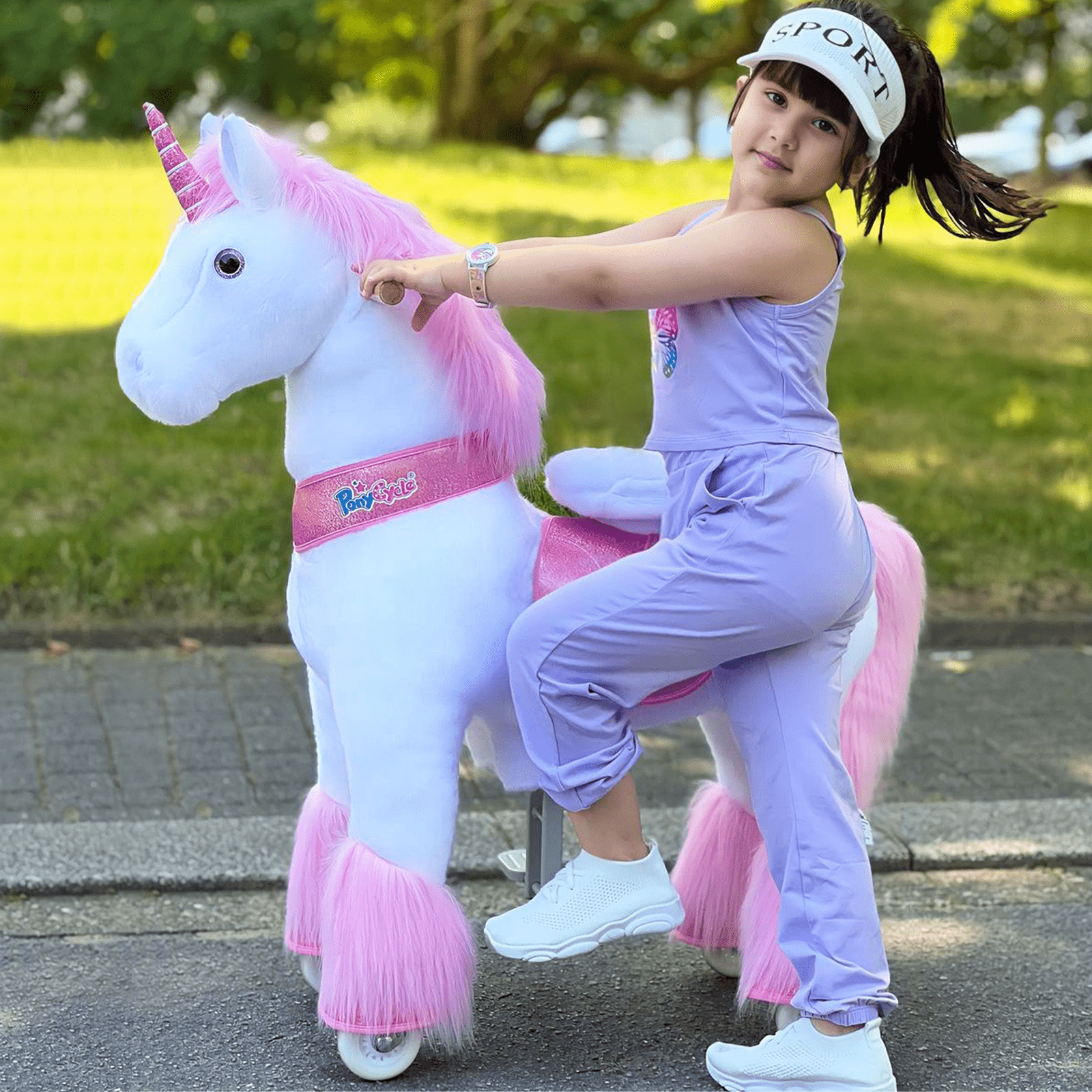 Model U Ride-On Unicorn Age 4-7 Pink