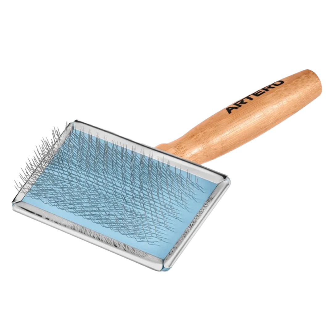Pipo Classic Slicker Brush Medium by Artero