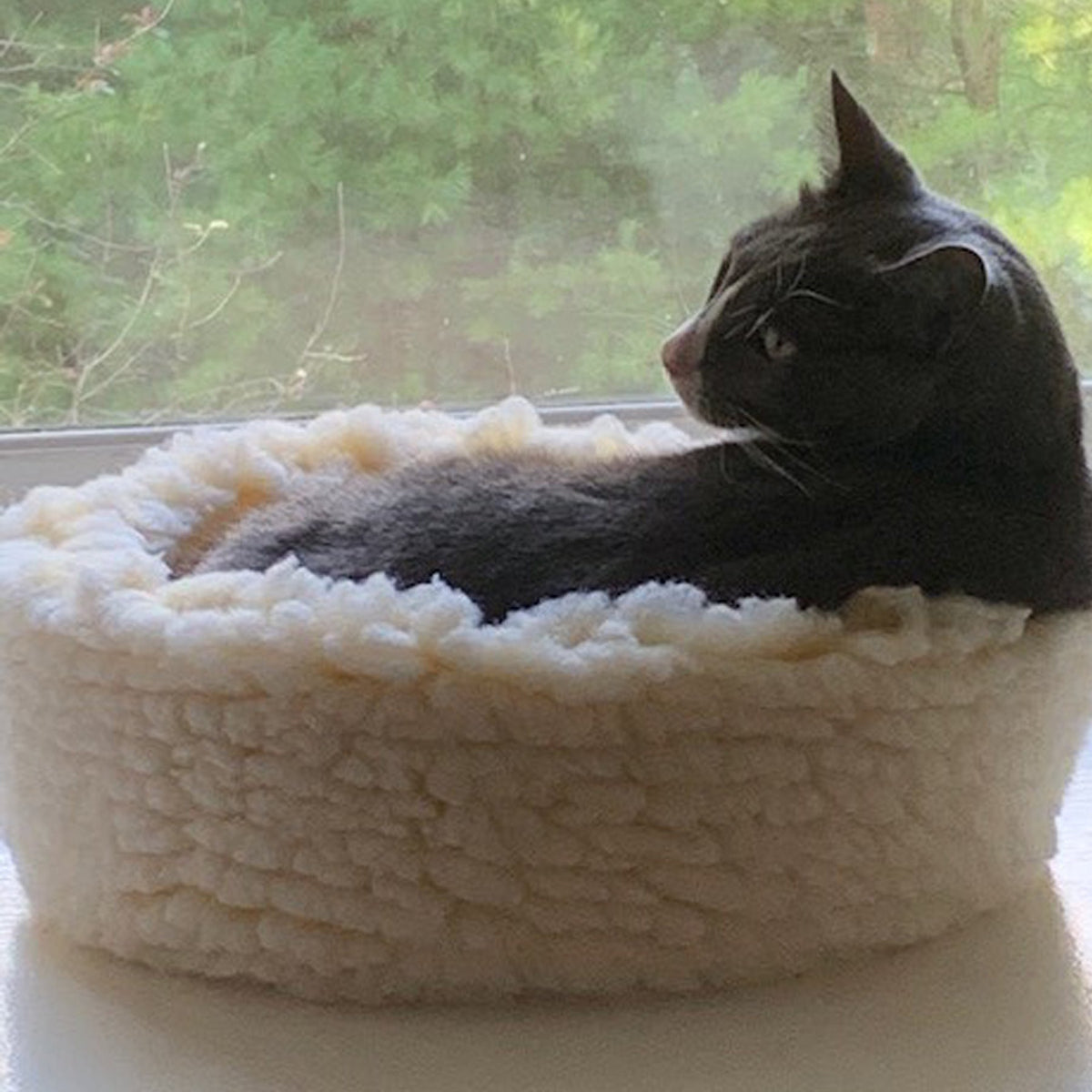 HuggleFleece HuggleSnugglerTM Cat & Dog Beds