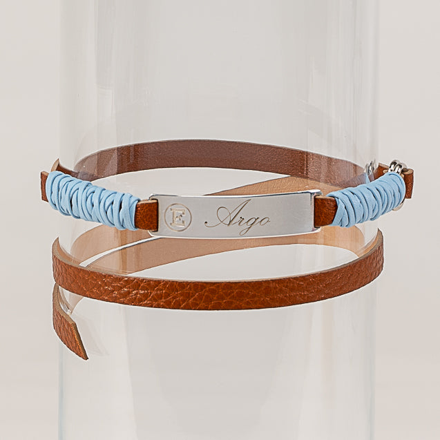 Customizable silver and leather bracelet with blue details