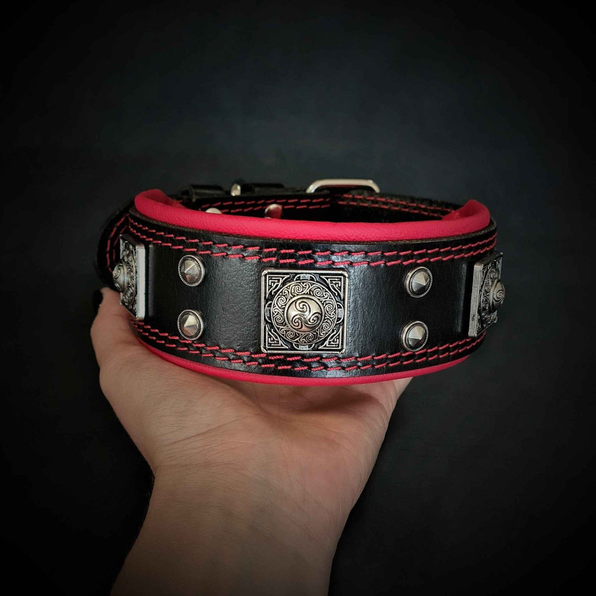 Bestia Eros 2-Inch Wide Leather Dog Collar