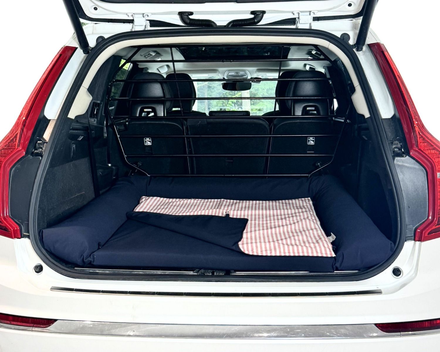 Bowsers SUV Cargo Lounger Reversible Blanket Topper