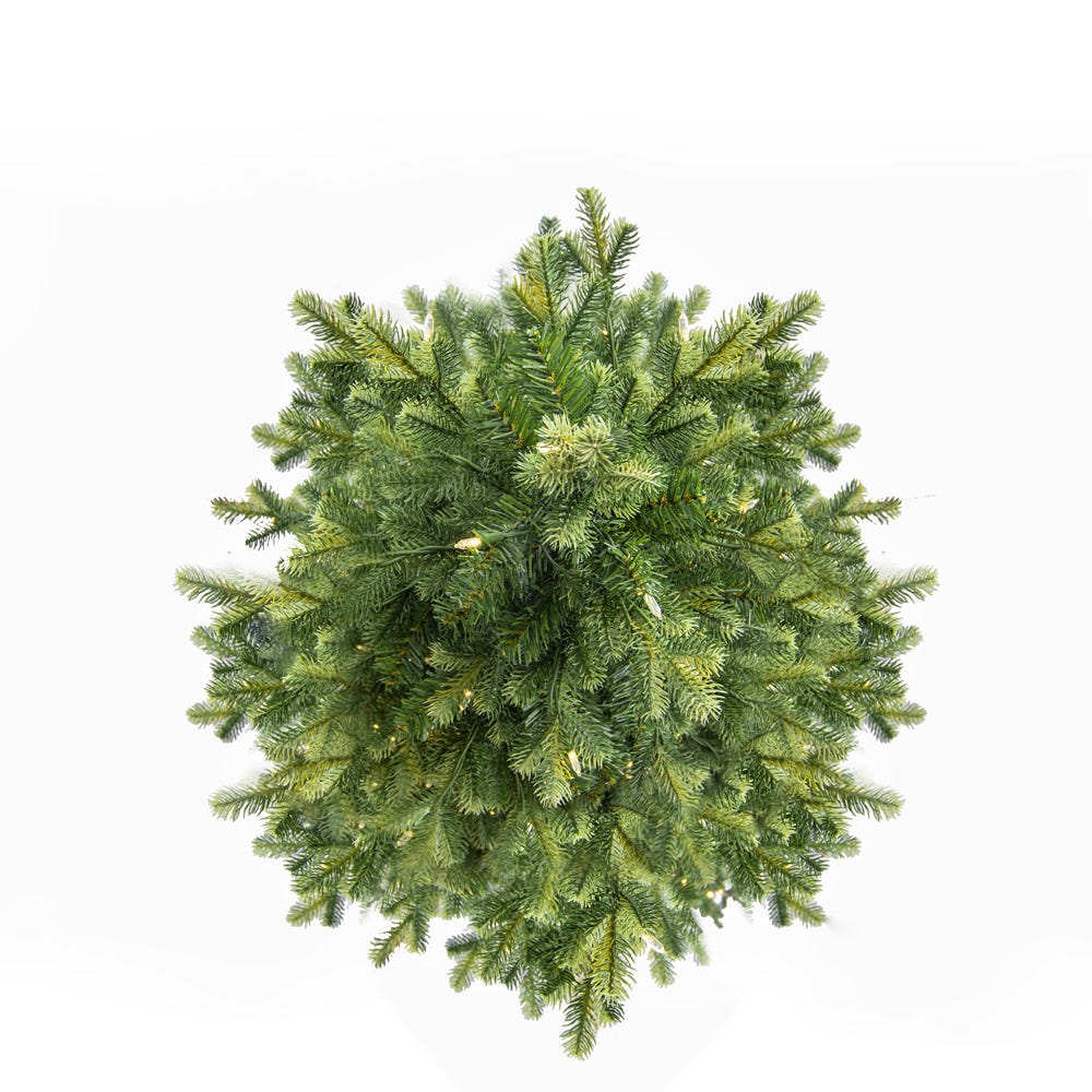 Kurt Adler 9-Foot Charleston Medium Tree with 950-Light