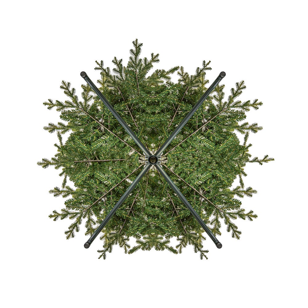 Kurt Adler 9-Foot Charleston Medium Tree with 950-Light