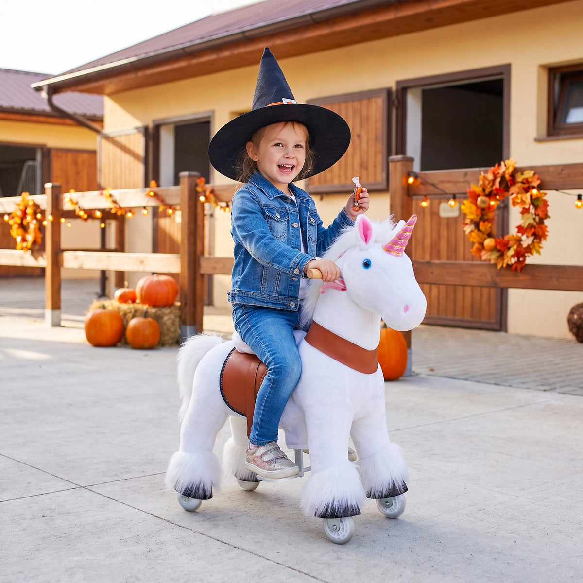 Model U Unicorn Ride-On Toy Age 3-4 White